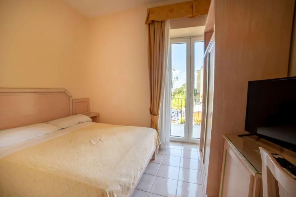 Room, Royal Terme, Naples