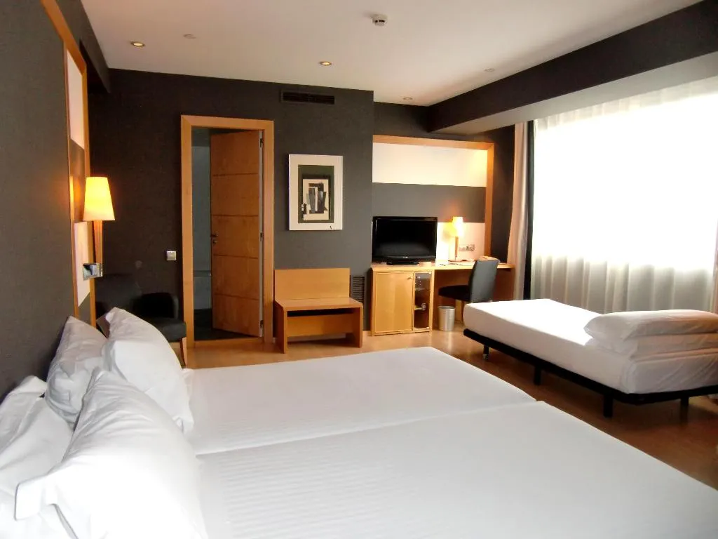TRIPLE STANDARD Room, Barcelona Universal, Barcelona