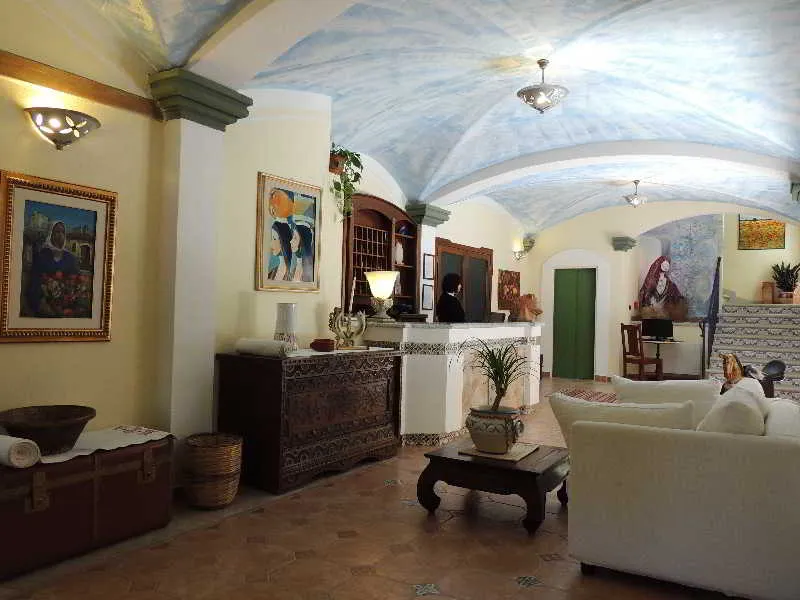 Lobby, Su Lithu, Olbia