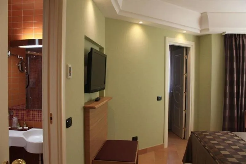 Room, Artemis, Palermo