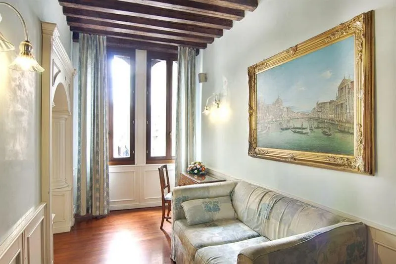 Room, Palazzo La Scala, Venice