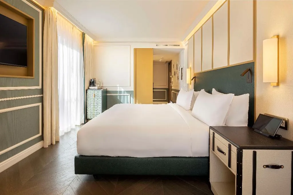 DOUBLE PREMIUM KING BED Room, The Emerald House Lisbon, Curio Collection by Hilt, Lisbon