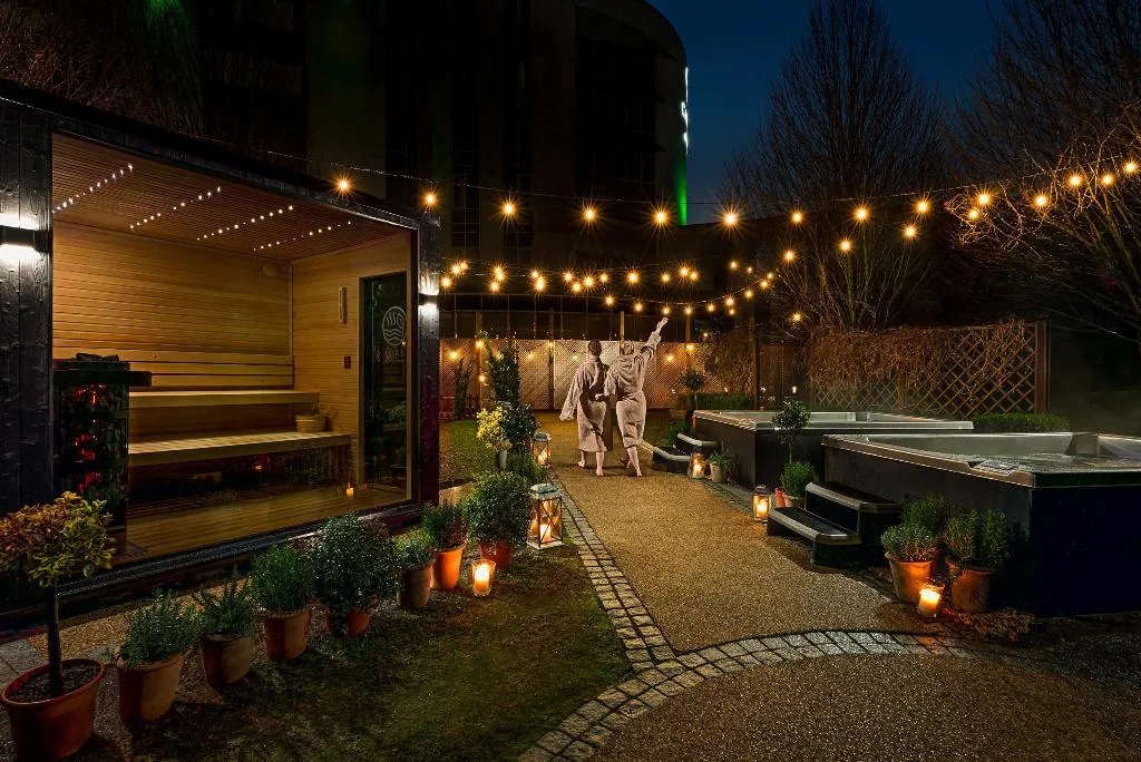 Sports and Entertainment, Carlton Hotel Blanchardstown, Dublin