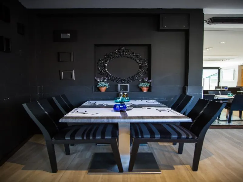 Restaurant, Hotel Suites Feria de Madrid, Madrid