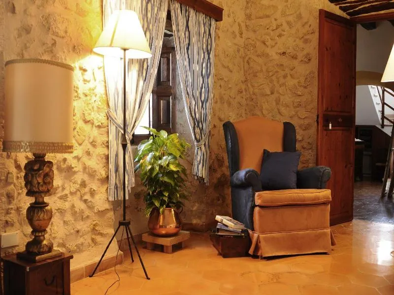 Lobby, Asis de Marratxinet, Majorca