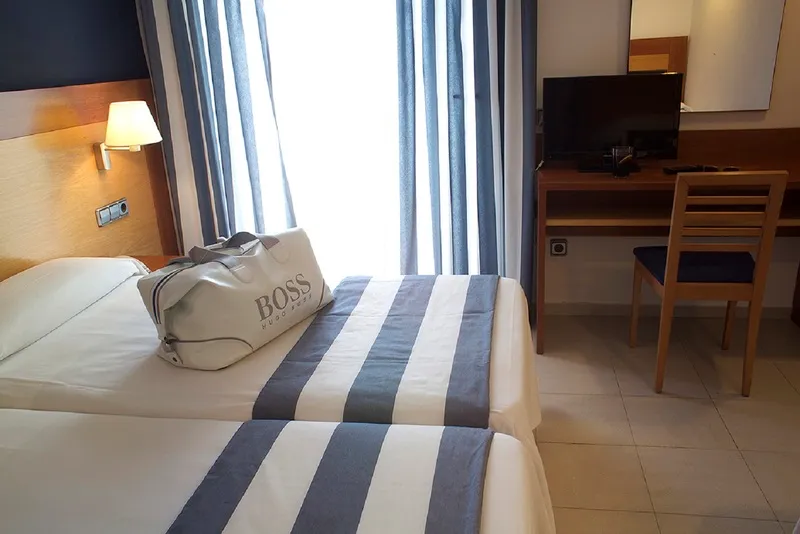 DOUBLE STANDARD Room, Els Pins, Costa Brava