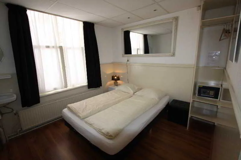 Room, Budget Hotel Hortus, Amsterdam