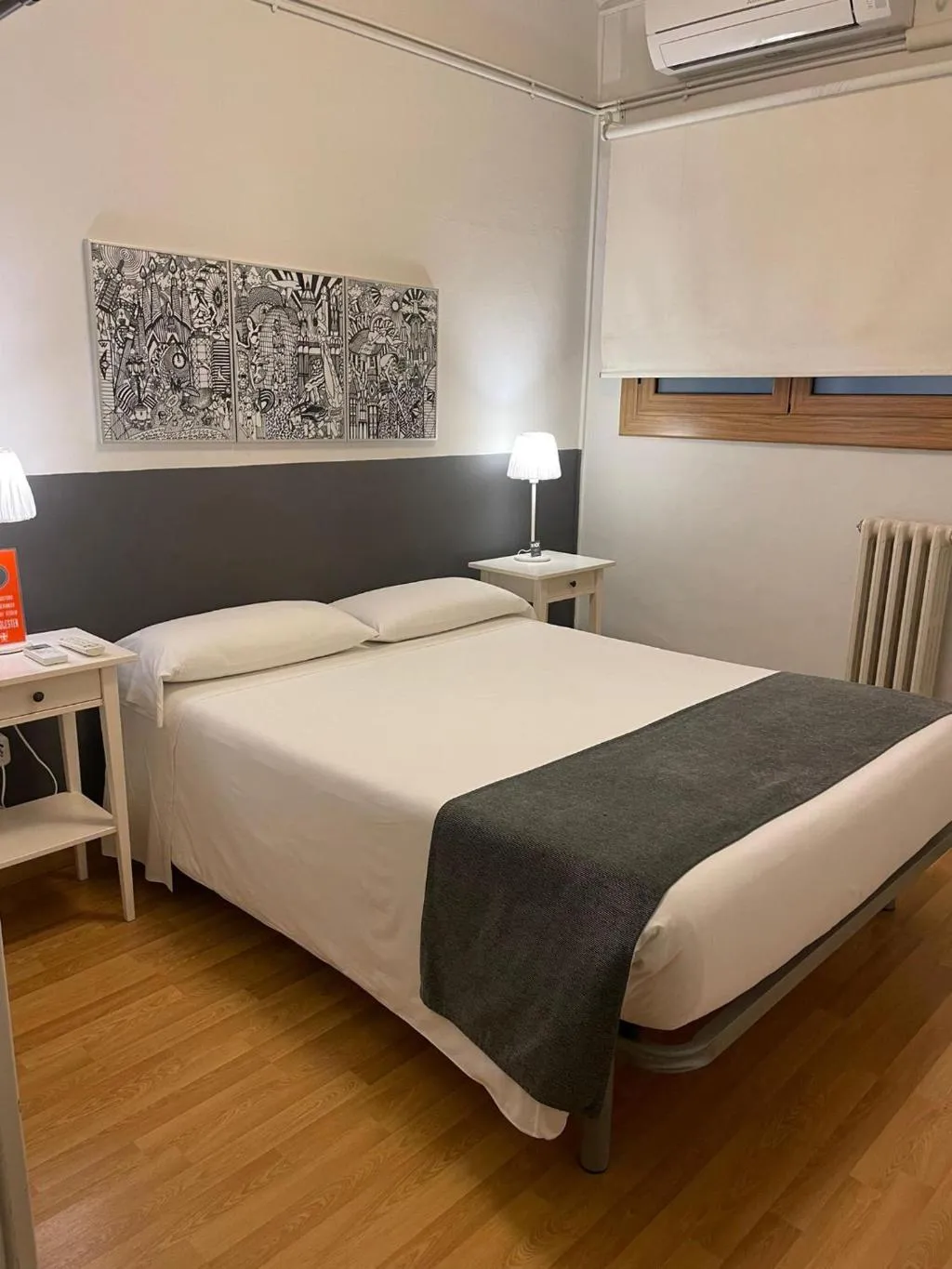 General view, Hostal El Ninot, Barcelona