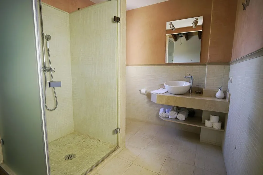 VILLA FIVE BEDROOMS Room, Bou Ros Finca Es Foners, Majorca