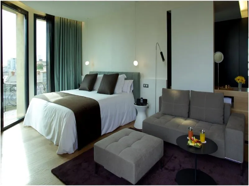 JUNIOR SUITE STANDARD Room, Ohla Barcelona, Barcelona
