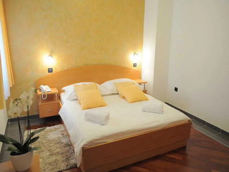 Room, Sunce, Split