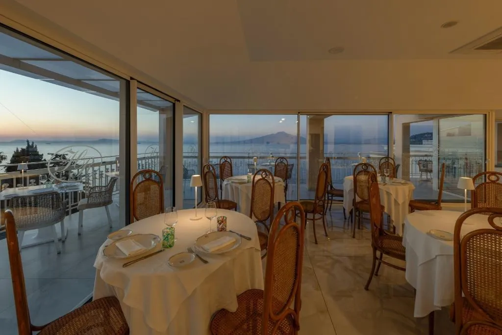 Restaurant, Hotel Regina Sorrento, Naples