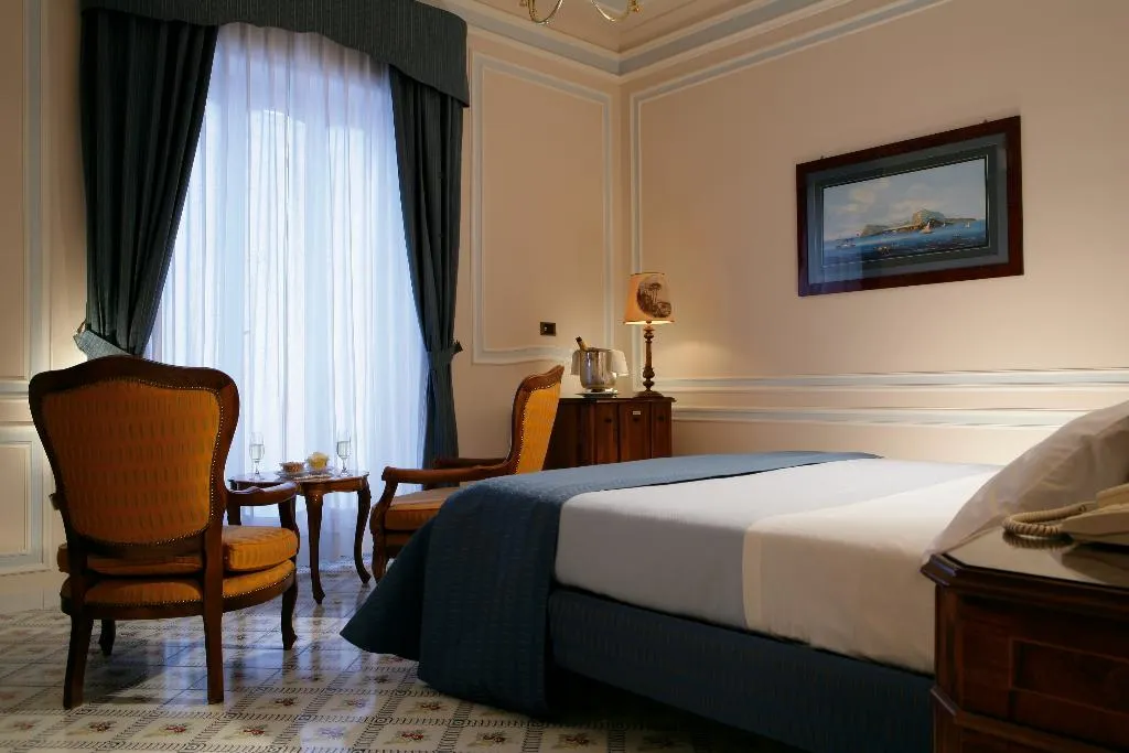 Double or Twin CLASSIC Room, Grand Hotel Ambasciatori, Naples