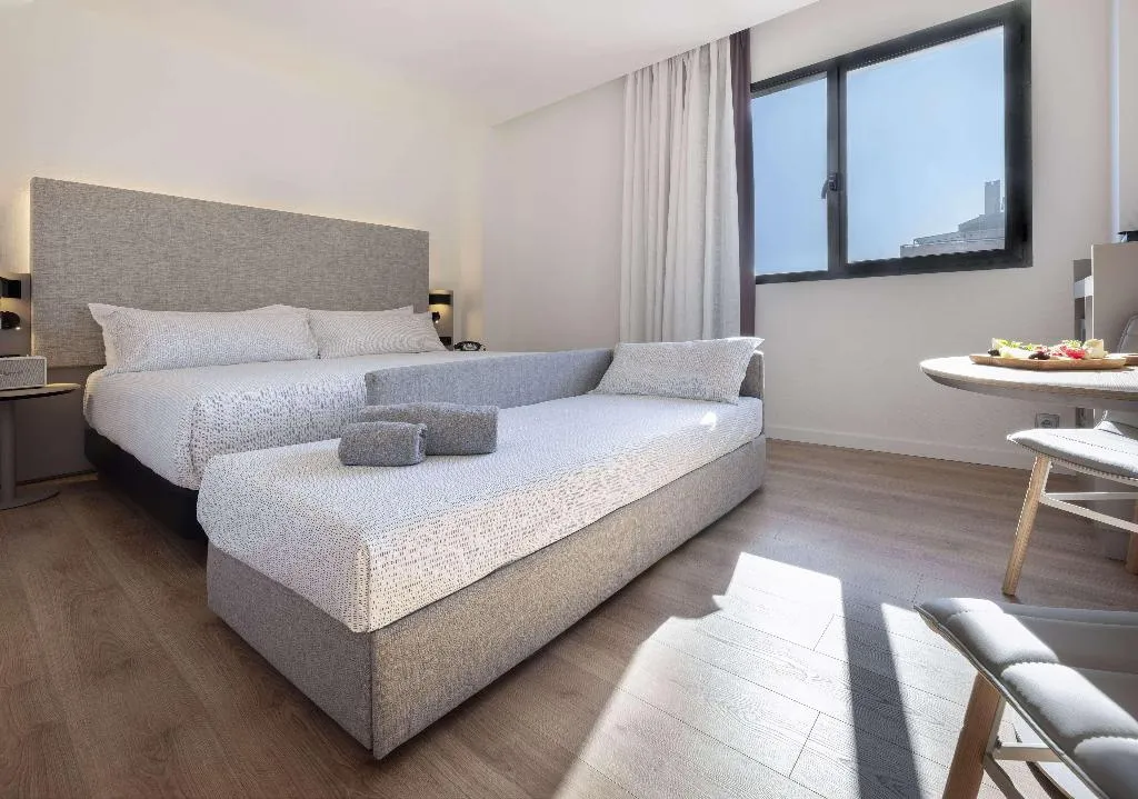 QUADRUPLE STANDARD Room, Innside Valencia Oceanic, Valencia
