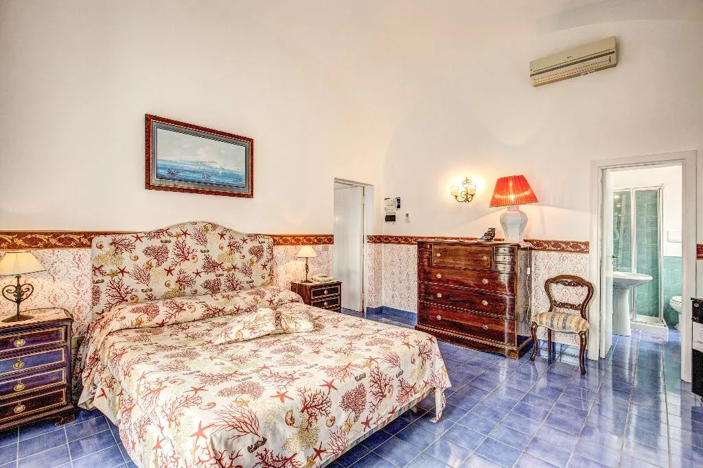 JUNIOR SUITE SUPERIOR SEA VIEW Room, Casa Caprile, Naples