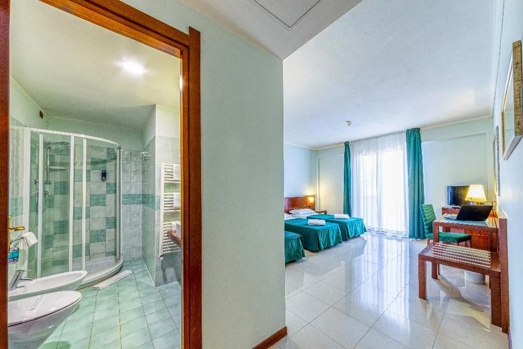 TRIPLE STANDARD Room, Le Torri Hotel, Cagliari