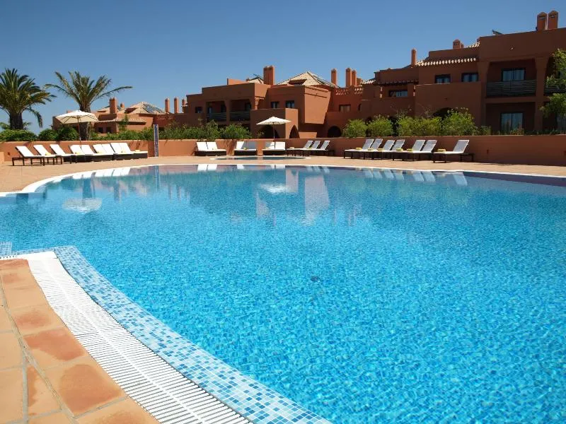 APARTMENT TWO BEDROOMS Room, Amendoeira Golf Resort, Algarve