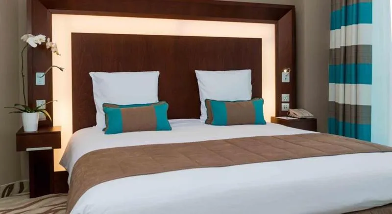 SINGLE SUPERIOR Room, Novotel Dubai Al Barsha, Dubai