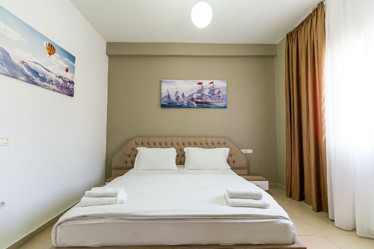 Prince Hotel, Kavaje