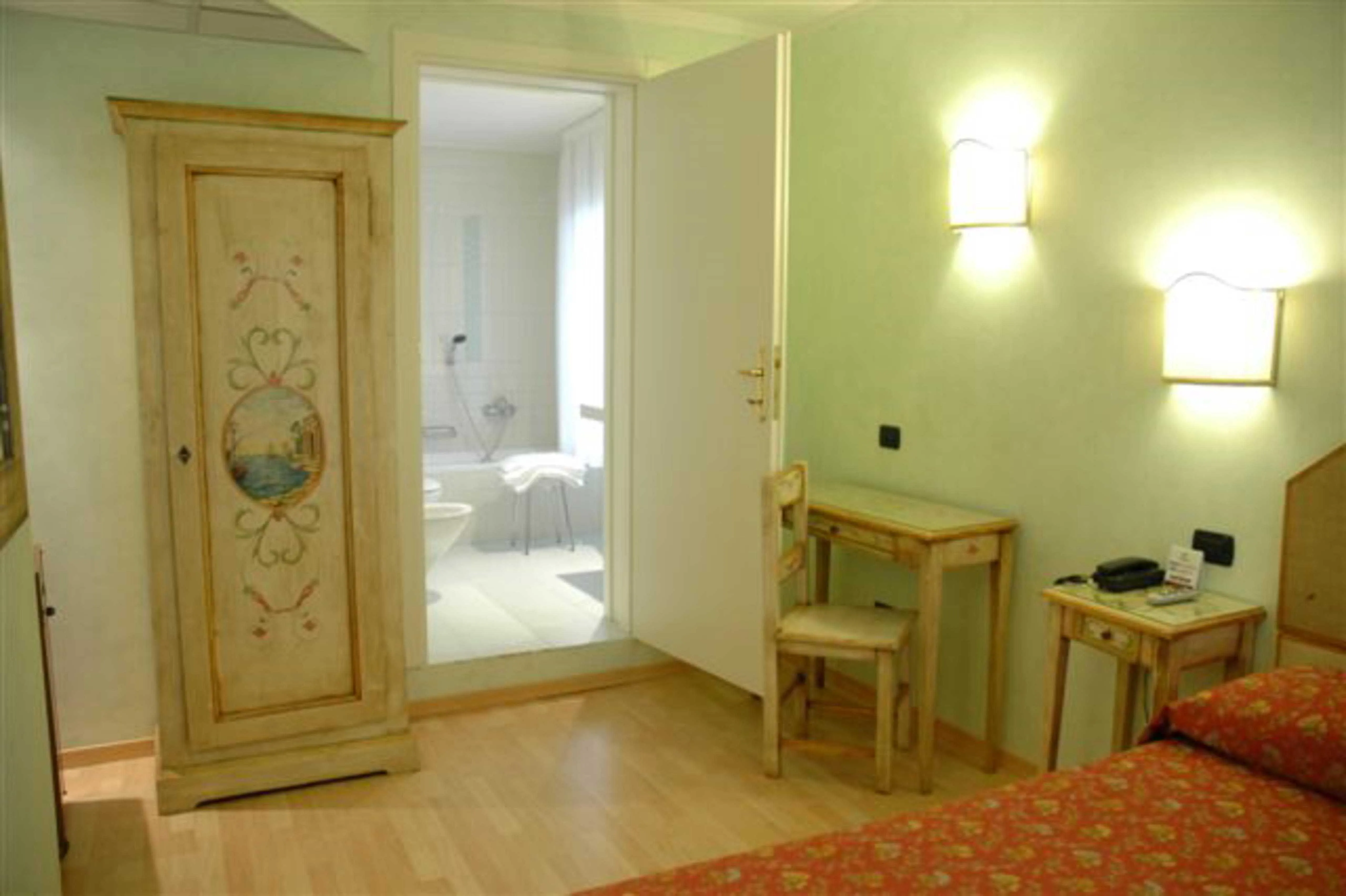Room, Ariston, Venice