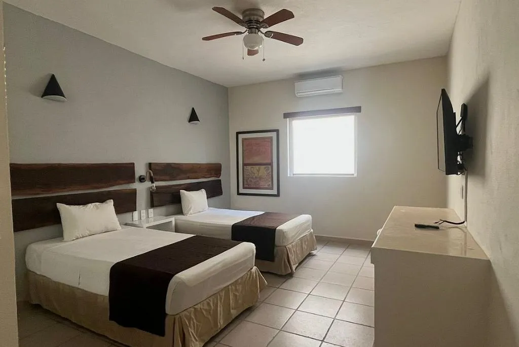 FAMILY ROOM NON SMOKING Room, Days Inn by Wyndham Playa del Carmen, Playa Del Carmen