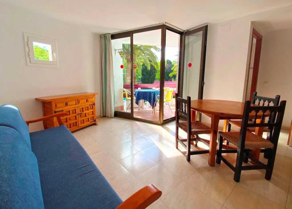 STUDIO CAPACITY 3 Room, Corcega, Costa Dorada