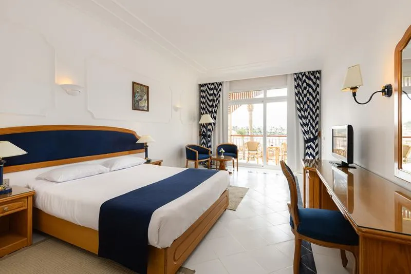 DOUBLE CLUB BEACH FRONT Room, Desert Rose, Red Sea Riviera