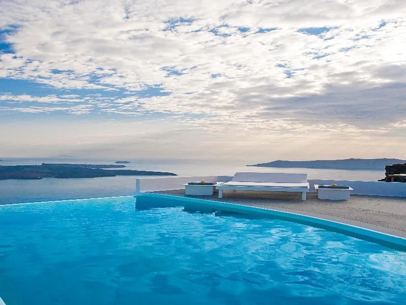 Pool, Katikies Chromata Santorini - The Leading Hotels, Santorini