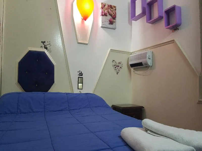 SINGLE WITH SHARED BATHROOM Room, Nuevo Pino, Seville