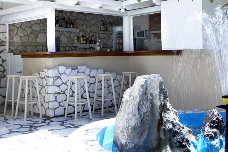 Bar, Dafnoudi Hotel Apartments, Kefallinia