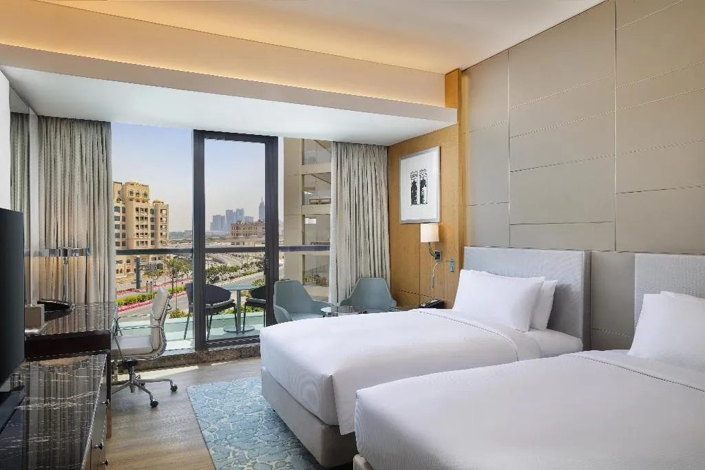 DOUBLE EXECUTIVE 2 DOUBLE BEDS Room, Hilton Dubai Palm Jumeirah, Dubai