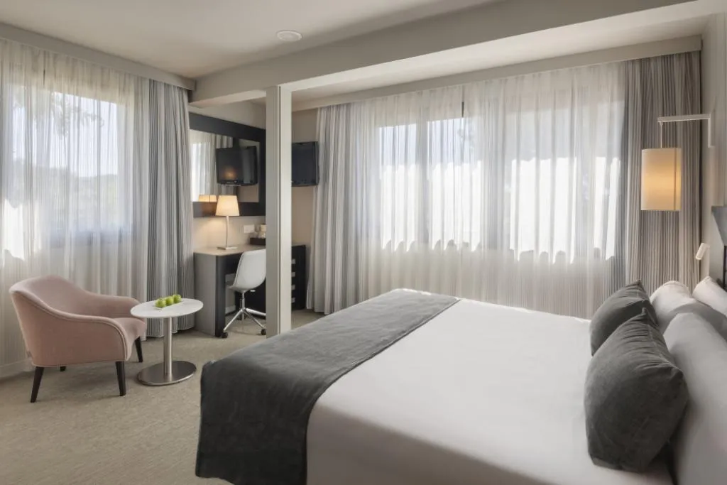 Room, Salles Hotel Aeroport de Girona, Costa Brava