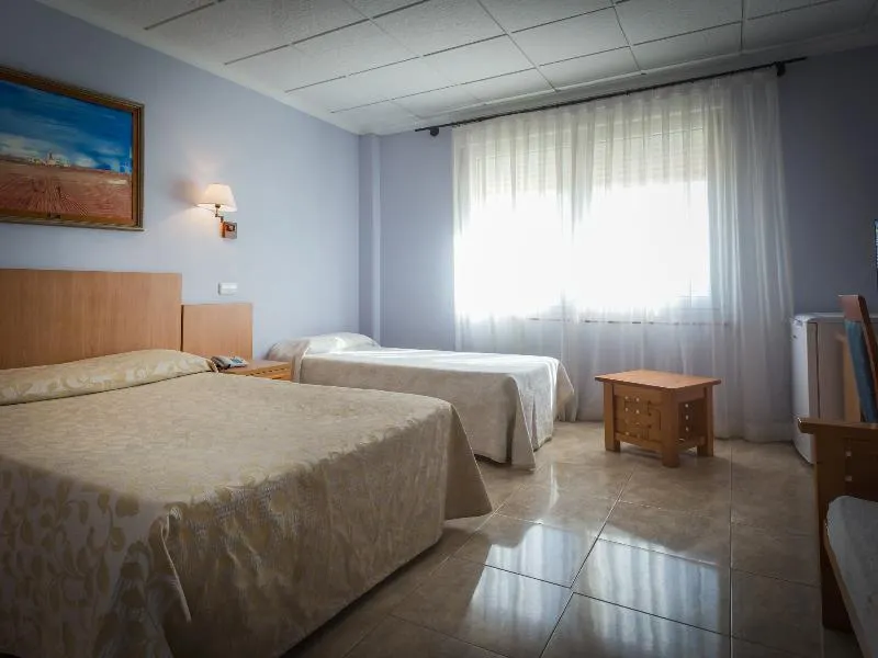 Double or Twin CAPACITY 3 Room, Felipe II, Valencia