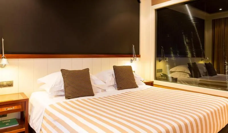 DOUBLE STANDARD Room, U232, Barcelona