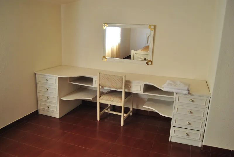 APARTMENT THREE BEDROOMS Room, Olhos Do Mar, Algarve