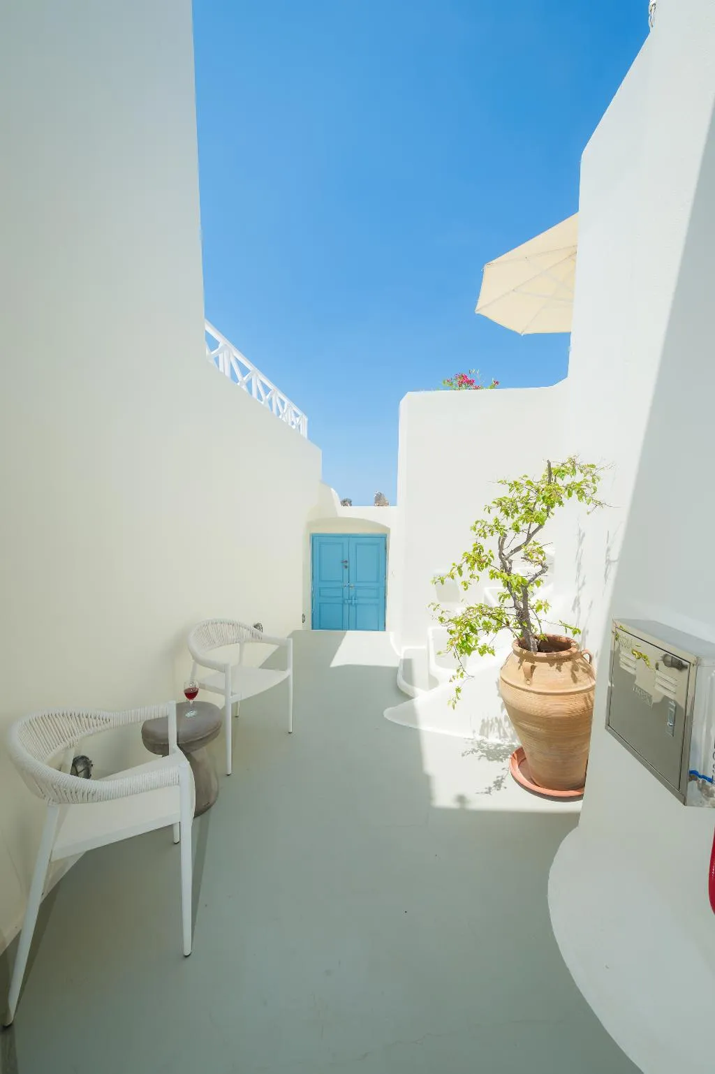 JUNIOR SUITE WITH JACUZZI Room, Pantelia Suites, Santorini