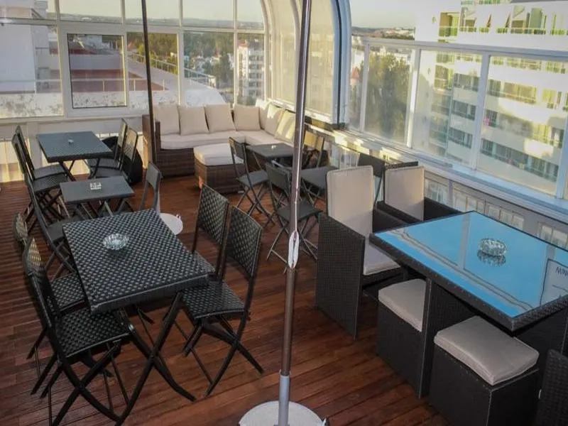 Terrace, Baía Beach Hotel, Algarve