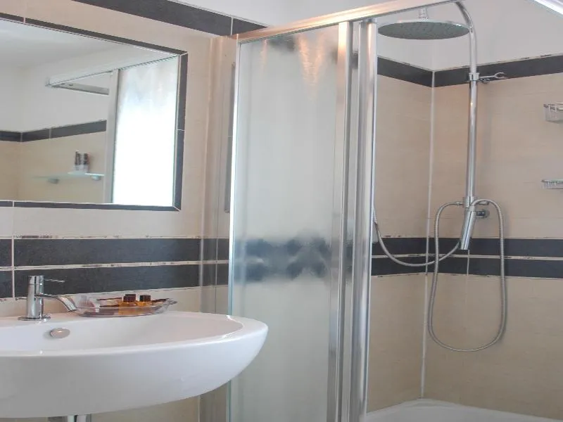 TRIPLE STANDARD Room, Hotel Premiere, Naples