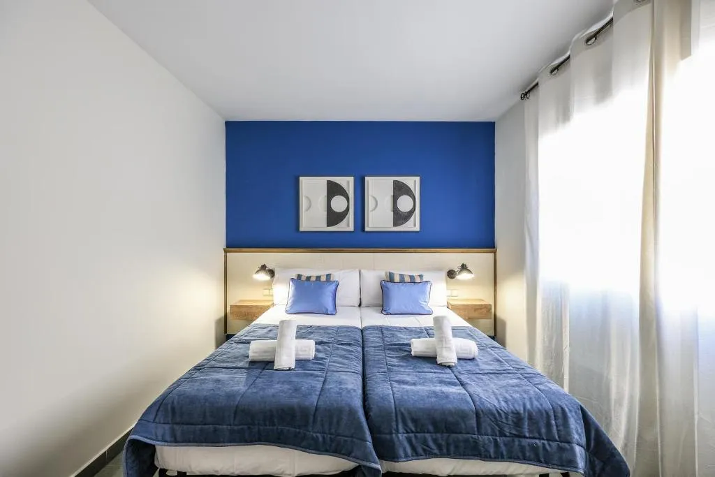 General view, Lusso Velilla, Madrid