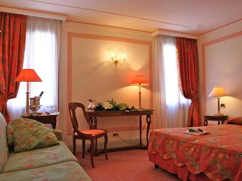 Room, Arlecchino, Venice