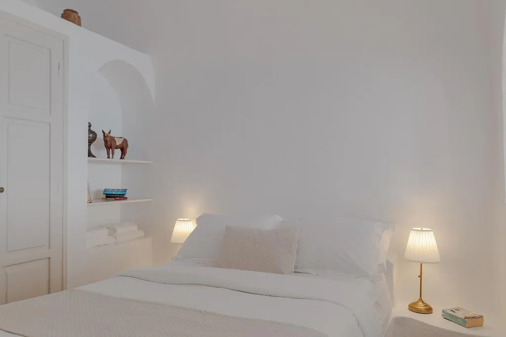 STUDIO DELUXE Room, Afroessa Hotel, Santorini