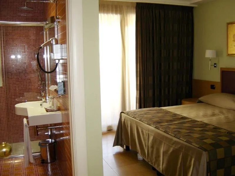 Room, Artemis, Palermo