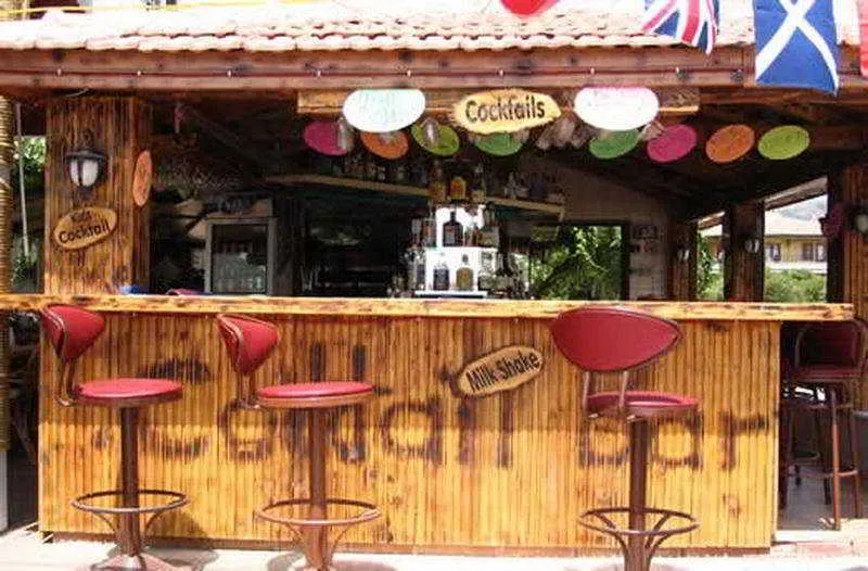Bar, Rayon Apart, Dalaman