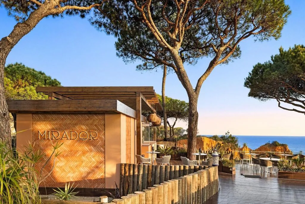 Bar, Pine Cliffs Residence, Algarve
