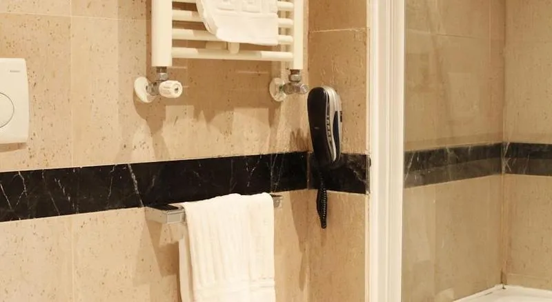 SINGLE STANDARD Room, Boutique Hotel Trevi, Rome
