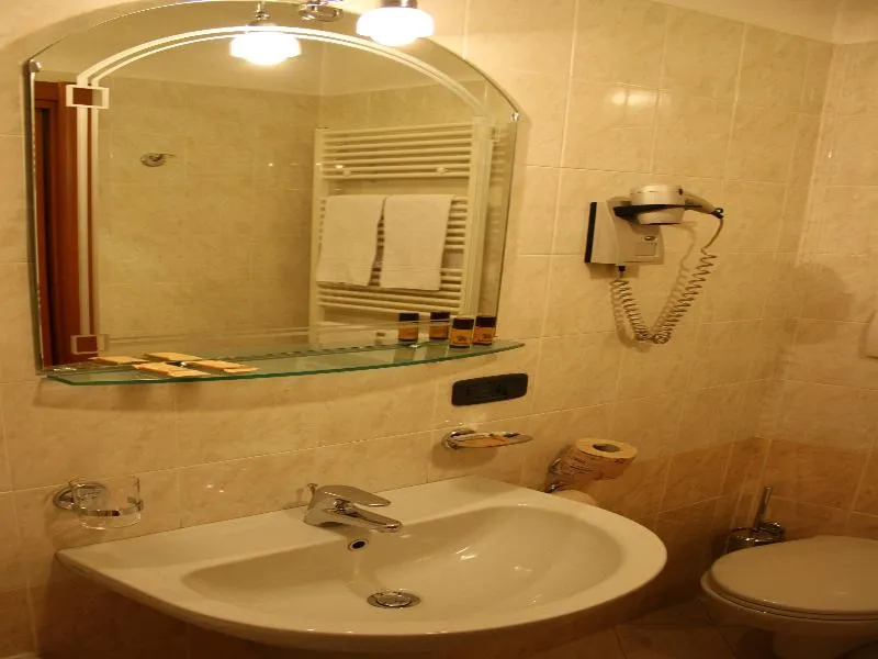 Room, Hotel Majestic - Linate Airport, Milan