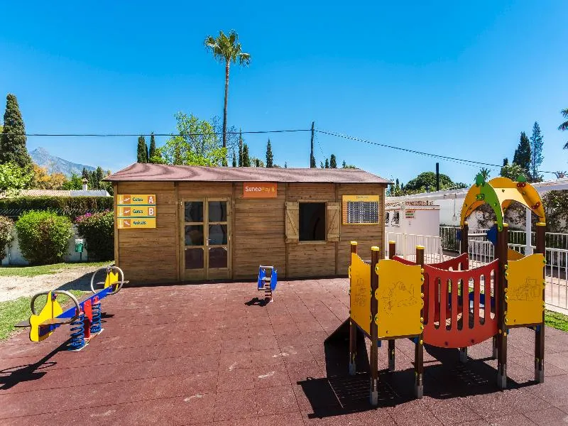Sports and Entertainment, Globales Cortijo Blanco, Costa Del Sol