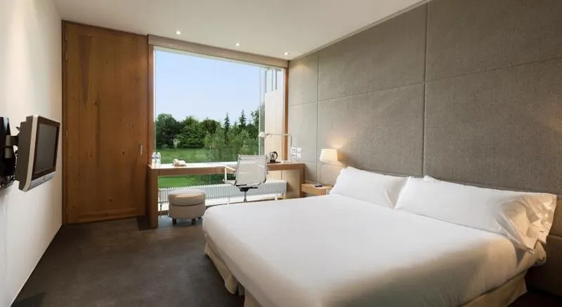 DOUBLE STANDARD Room, La Mola & Conference Center, Barcelona