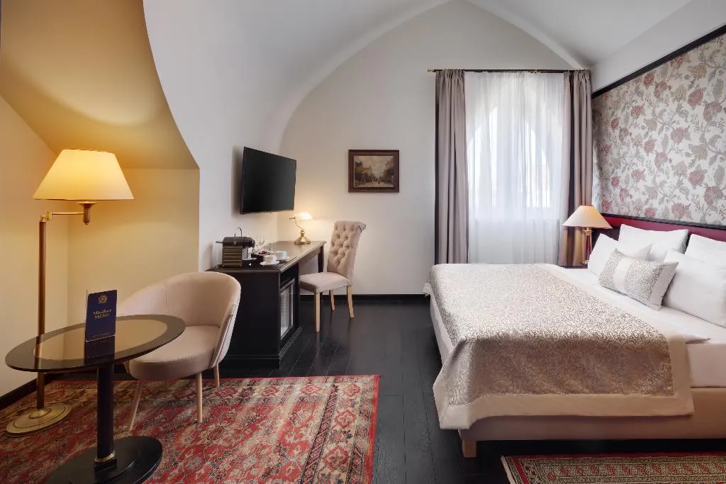 DOUBLE DELUXE Room, Hotel Savoy Prague, Prague