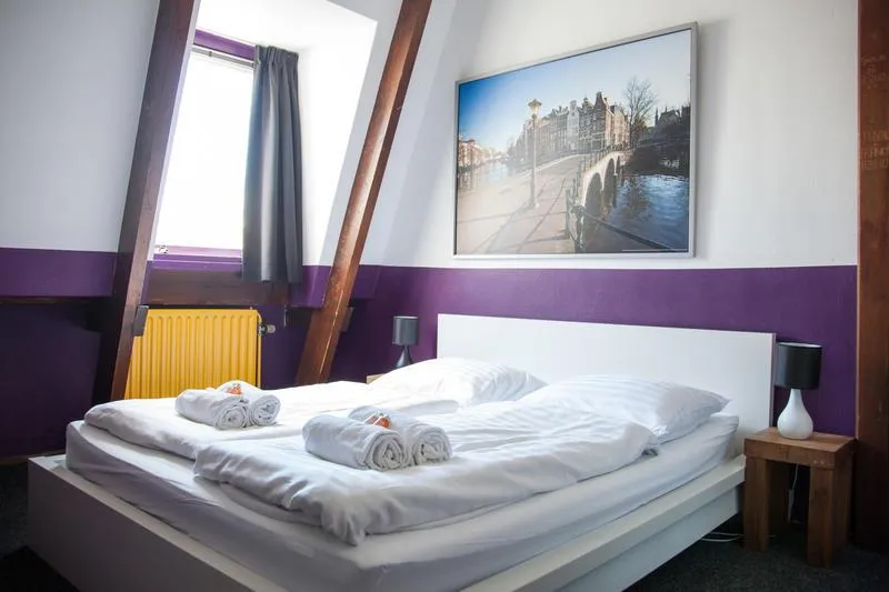 DOUBLE STANDARD Room, Flying Pigs Downtown Hostel Amsterdam, Amsterdam